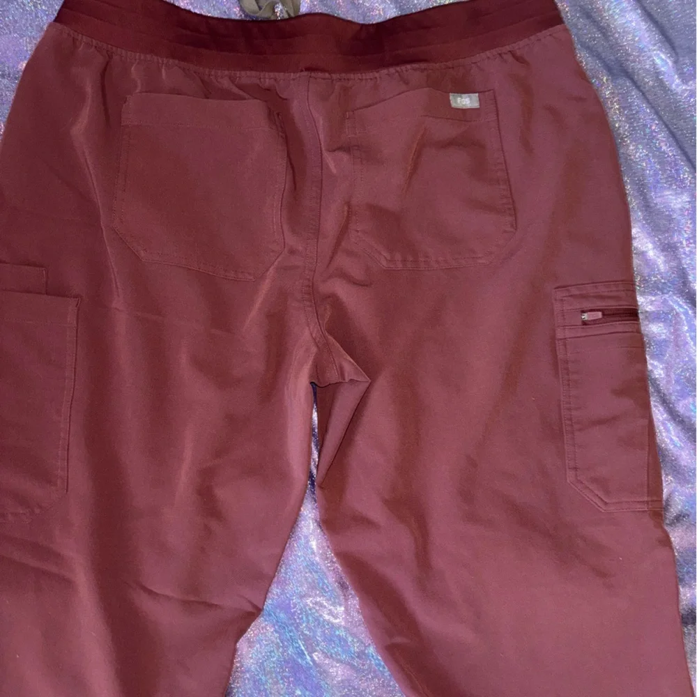 Figs Scrub Pants - Picture 7 of 9